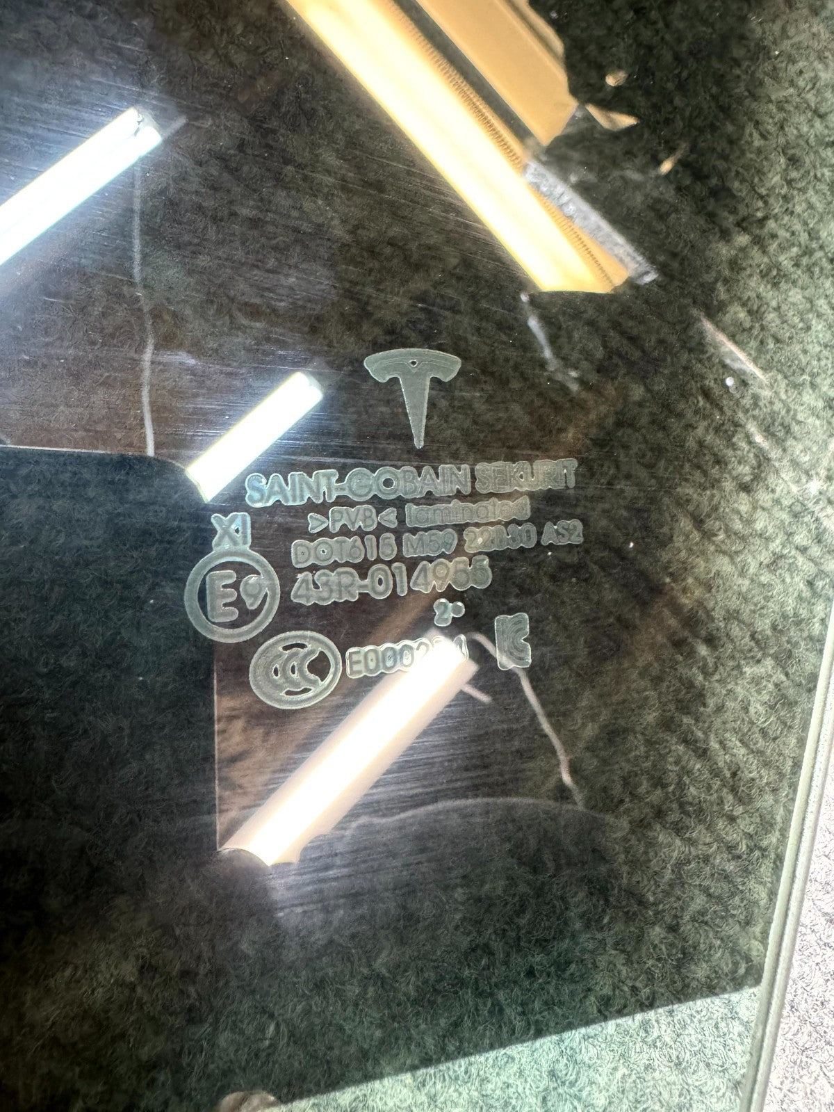 2020-2024 TESLA MODEL Y FRONT LEFT DRIVER SIDE DOOR WINDOW GLASS OEM, 43R-014955