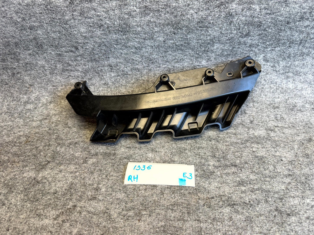 ♦️2017–2023 TESLA MODEL 3 FRONT RIGHT HEADLIGHT BUMPER BRACKET OEM, 1453376-00-A