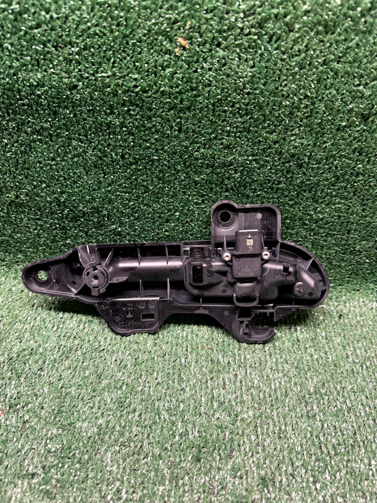 ♦️2020–2024 TESLA MODEL Y LEFT DRIVER SIDE EXTERIOR DOOR HANDLE OEM 1528114-00-D