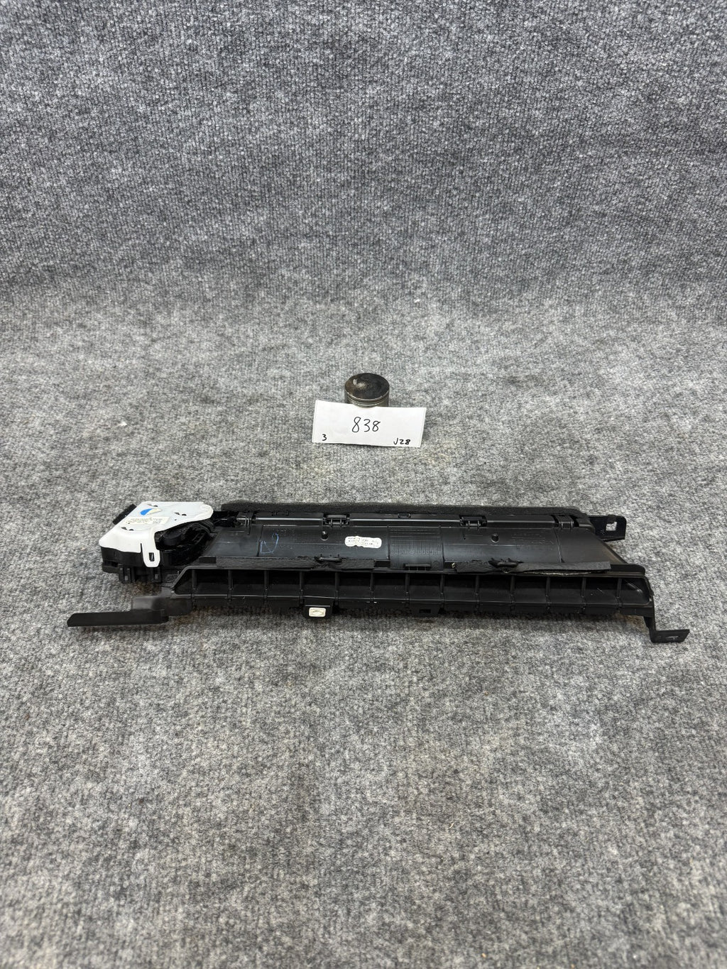 2017 – 2023 TESLA MODEL 3 RIGHT DASH HEATER LOWER AIR VENT GRILLE OEM 108332500F