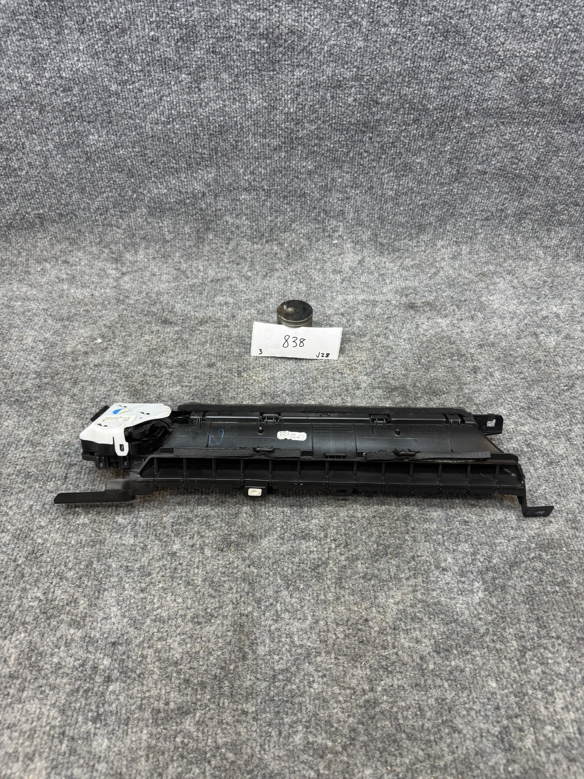 2017 – 2023 TESLA MODEL 3 RIGHT DASH HEATER LOWER AIR VENT GRILLE OEM 108332500F