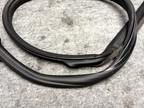 ♦️2017 - 2023 TESLA MODEL 3 FRONT LEFT BODY SEAL WEATHERSTRIP OEM, 1090510-00-O