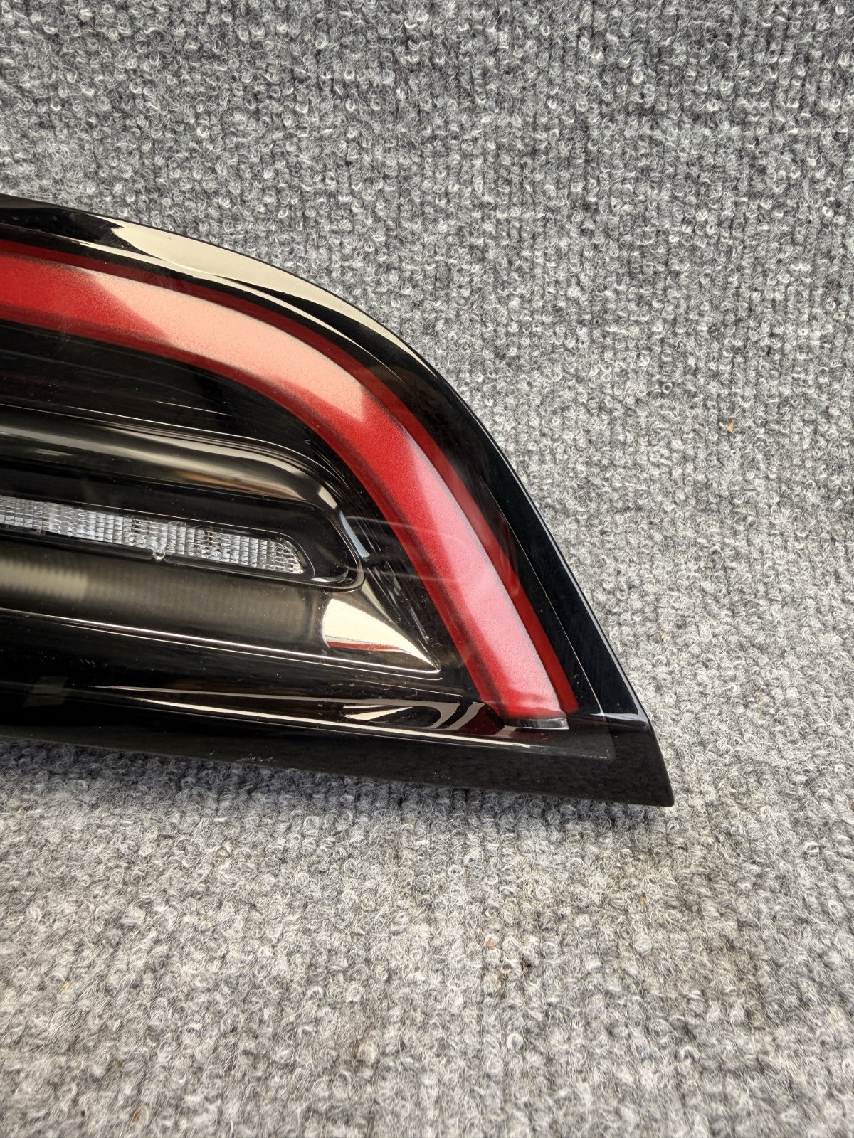 2017-2024 TESLA MODEL 3 Y REAR LEFT SIDE INNER TRUNK TAIL LIGHT OEM 1502088-00-B