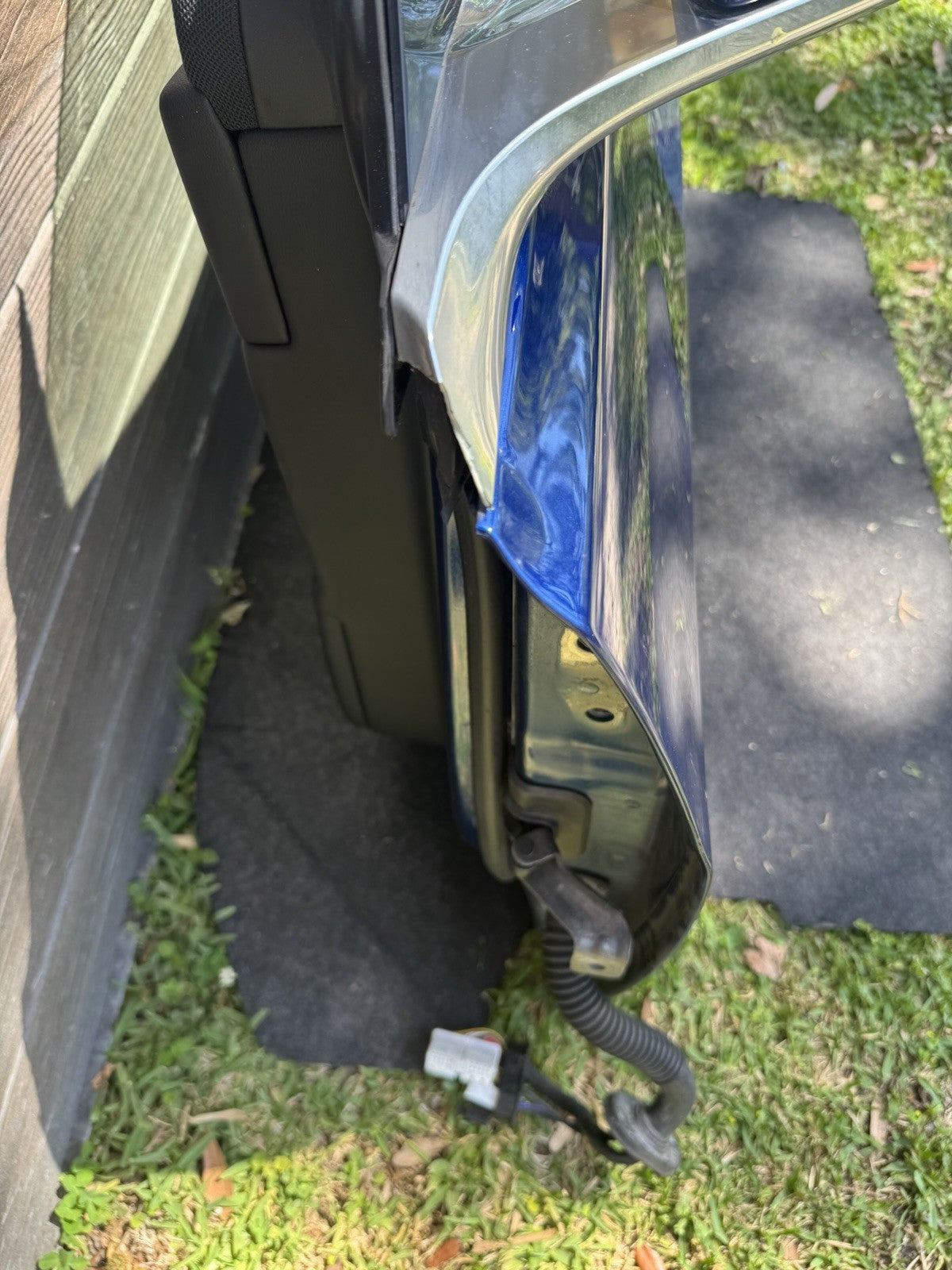 2018-2023 TESLA MODEL 3 FRONT LEFT DRIVER SIDE DOOR SHELL BLUE MIRROR INCUDED