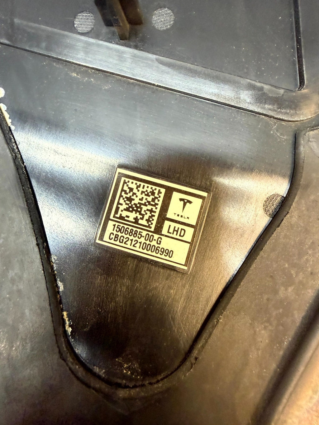 2020-2023 TESLA MODEL Y LEFT B PILLAR APPLIQUE COVER W/CAMERA OEM, 150688500G