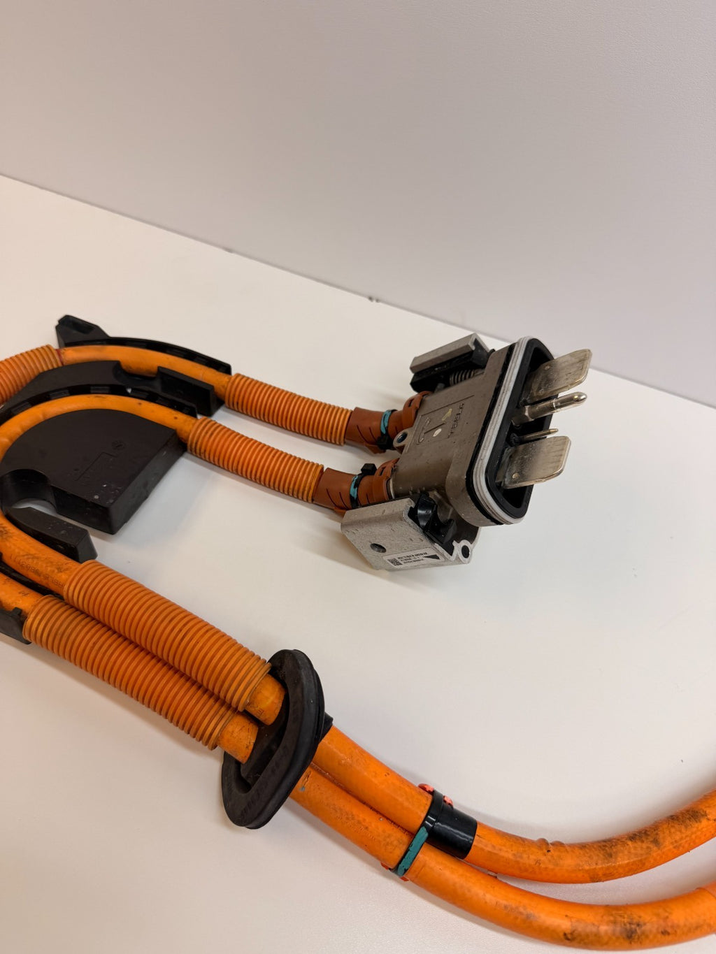 2012-2015 Tesla Model S Rear Battery Wiring Harness Connection 1022565-10-E
