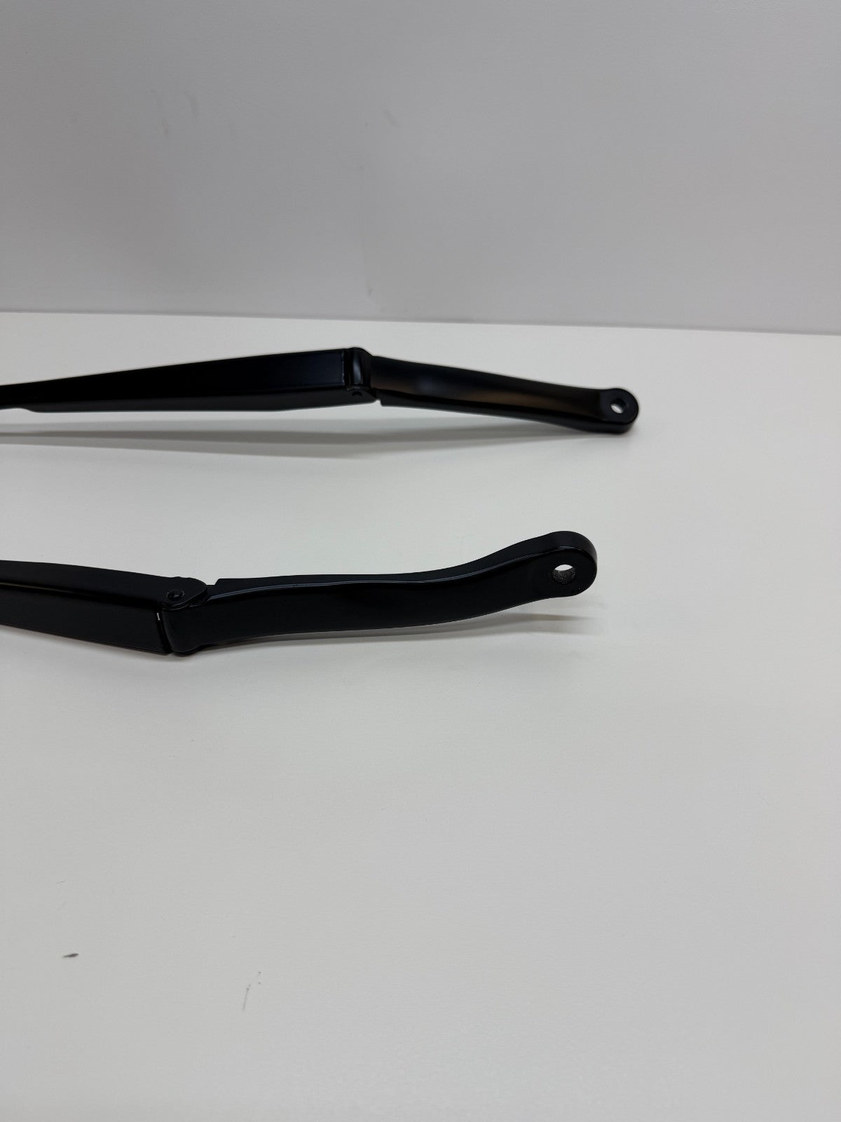 16-20 Tesla Model S Front Right Left Side Windshield Wiper Arm Set 6005951-00-C