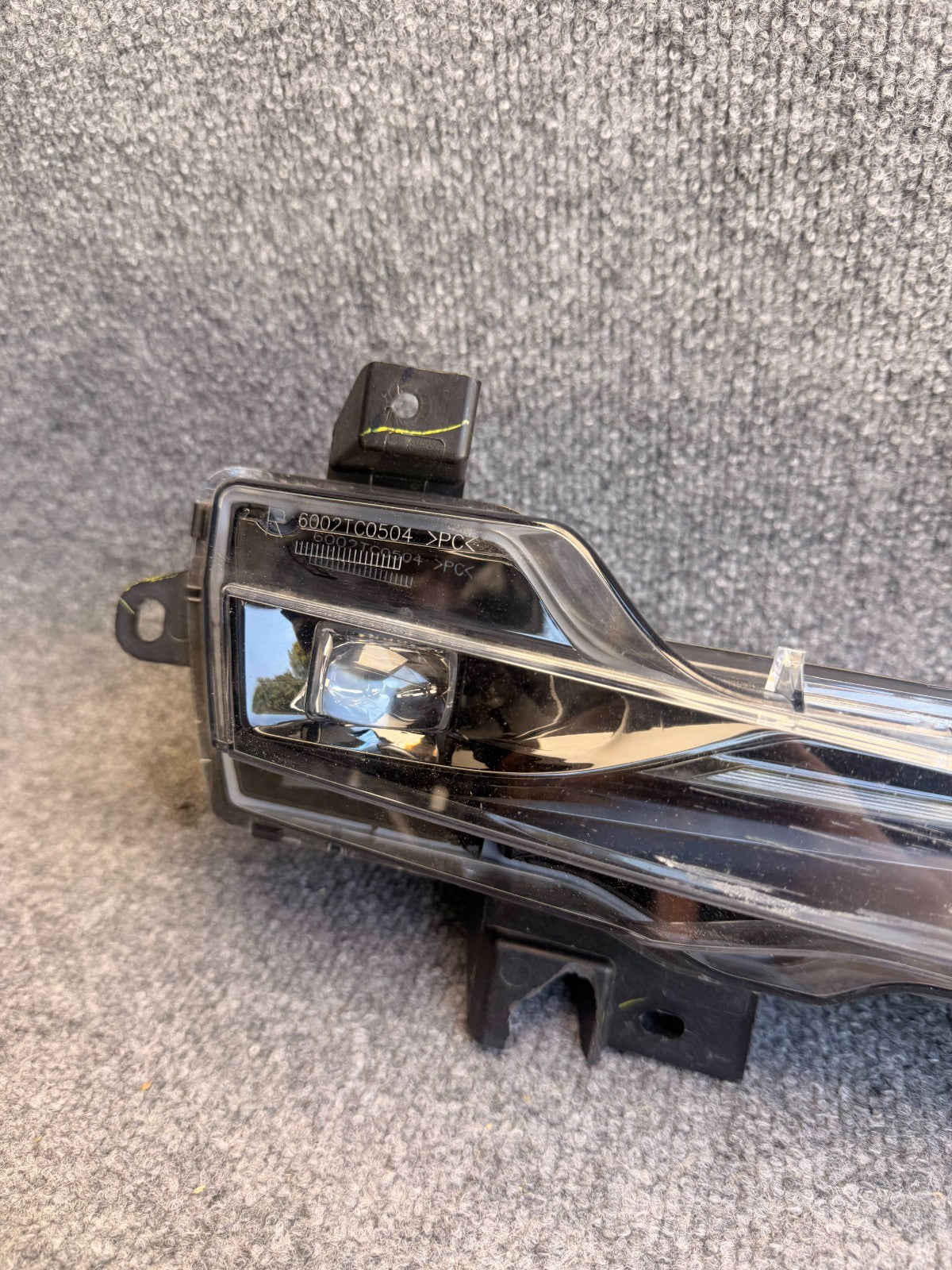 2017- 2023 Tesla Model 3 Right Passenger 3 Pin Fog Light Lamp 1077392-00-F