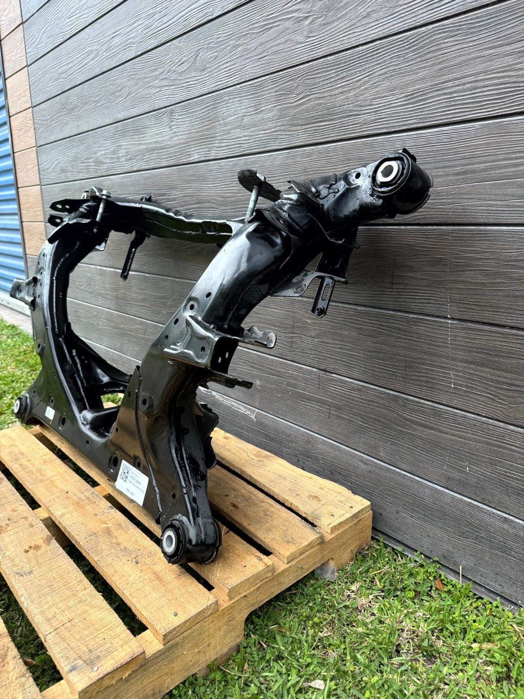 2017 - 2023 TESLA MODEL 3 REAR SUBFRAME CROSSMEMBER CRADLE OEM, 1103557-00-A