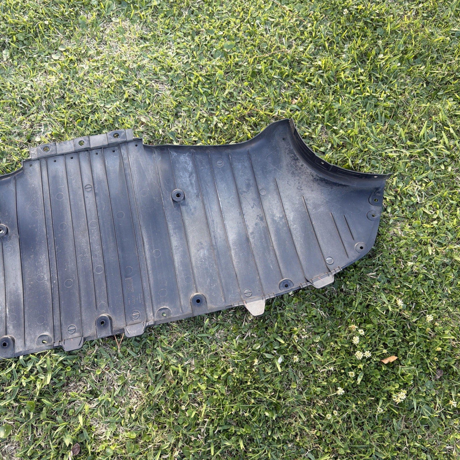 ⭕ 20-24 Model Y Rear Bumper Diffuser Lower Splash Shield Undertray 1494007-00-B