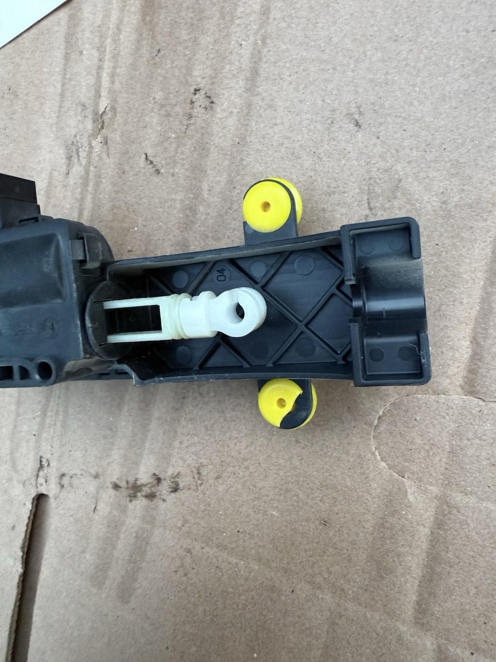 ♦️16-23 TESLA MODEL X FRONT LEFT SIDE DOOR LOCK LATCH ACTUATOR OEM, 1115332 00 B