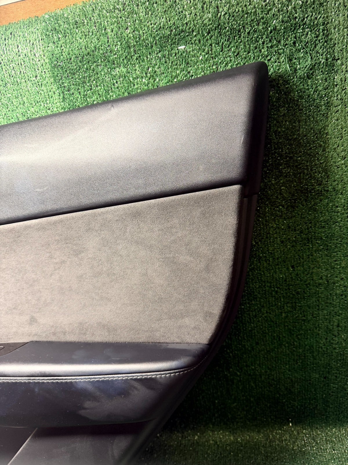 ♦️2020 - 2023 TESLA MODEL Y REAR RIGHT SIDE DOOR PANEL TRIM OEM, 14983886-00-A