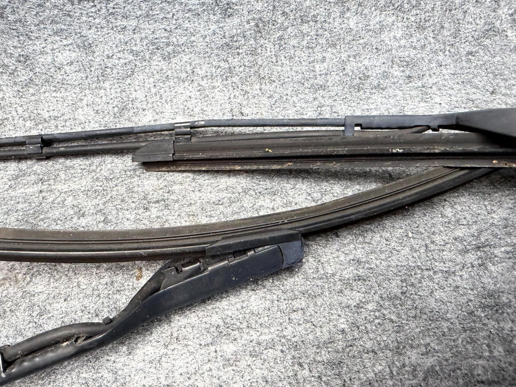 ♦️2017 - 2023 TESLA MODEL 3 RIGHT AND LEFT SIDE WINDSHIELD WIPER ARM OEM