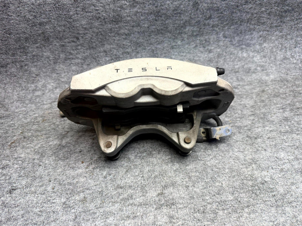 ♦️17–23 TESLA MODEL 3 FRONT RIGHT CALIPER W/ BRAKE HOSE LINE OEM, 1044622-00-E