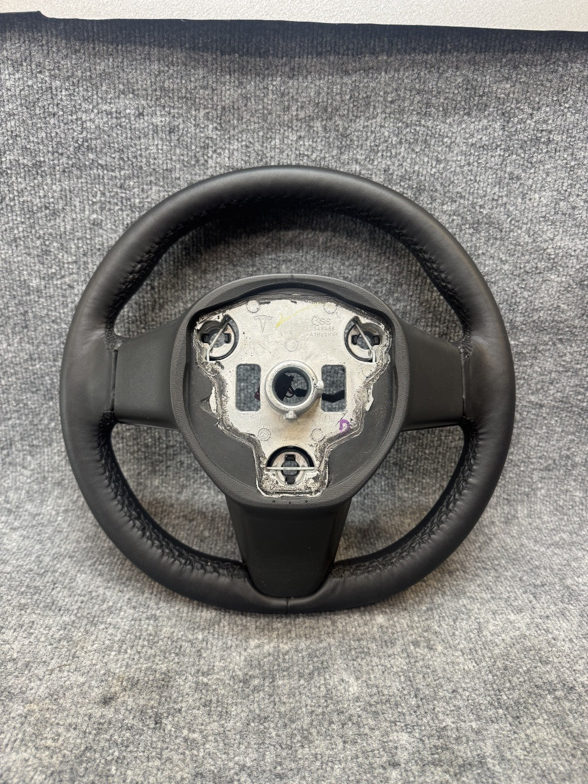 20-24 TESLA MODEL Y LEATHER STEERING WHEEL W/ CONTROL SWITCHES OEM, 1095222-00-N