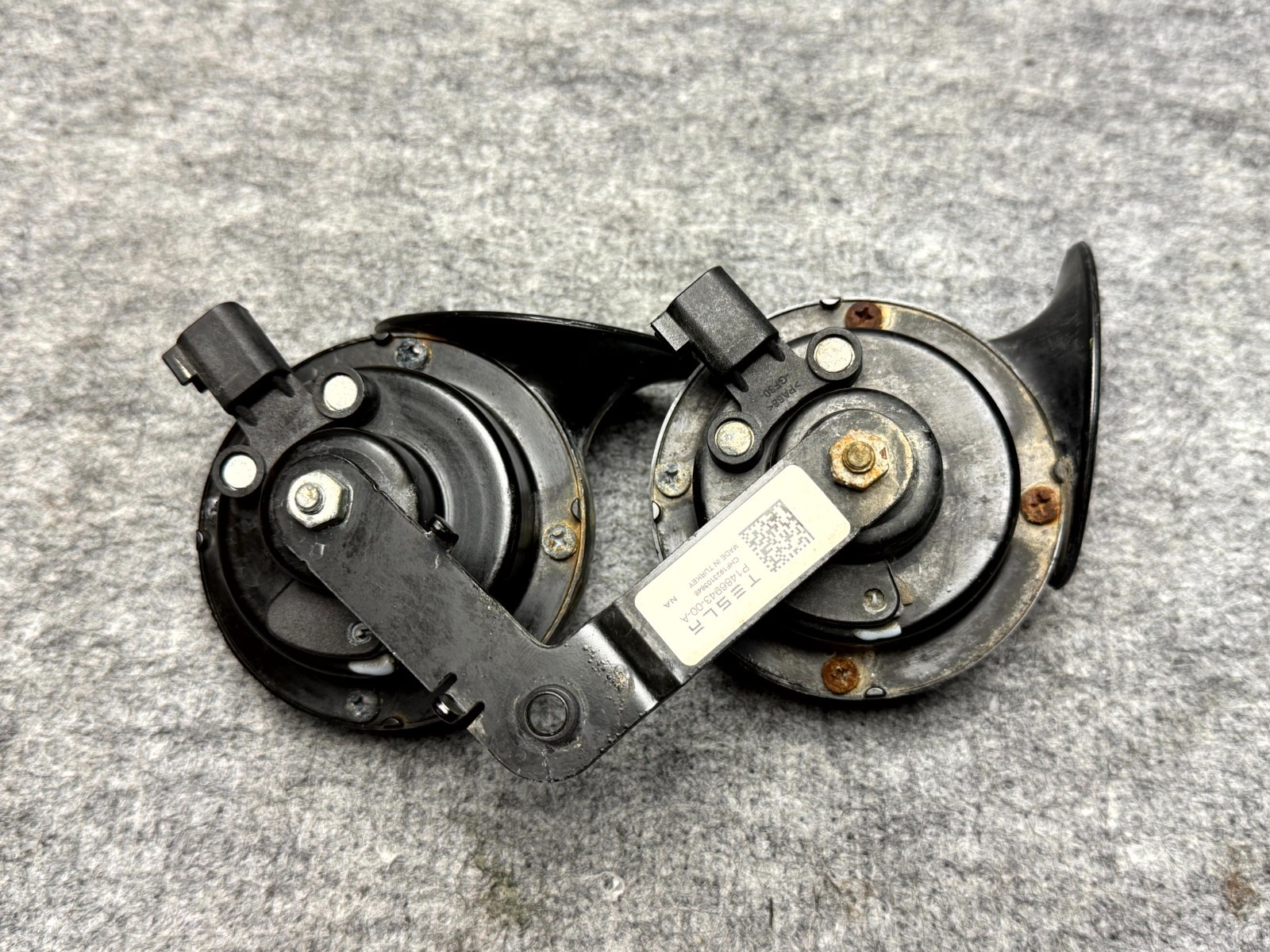 ♦️17–23 TESLA MODEL 3 LOW & HIGH PITCH NOTE TONE HORN SET OEM, P1486943-00-A