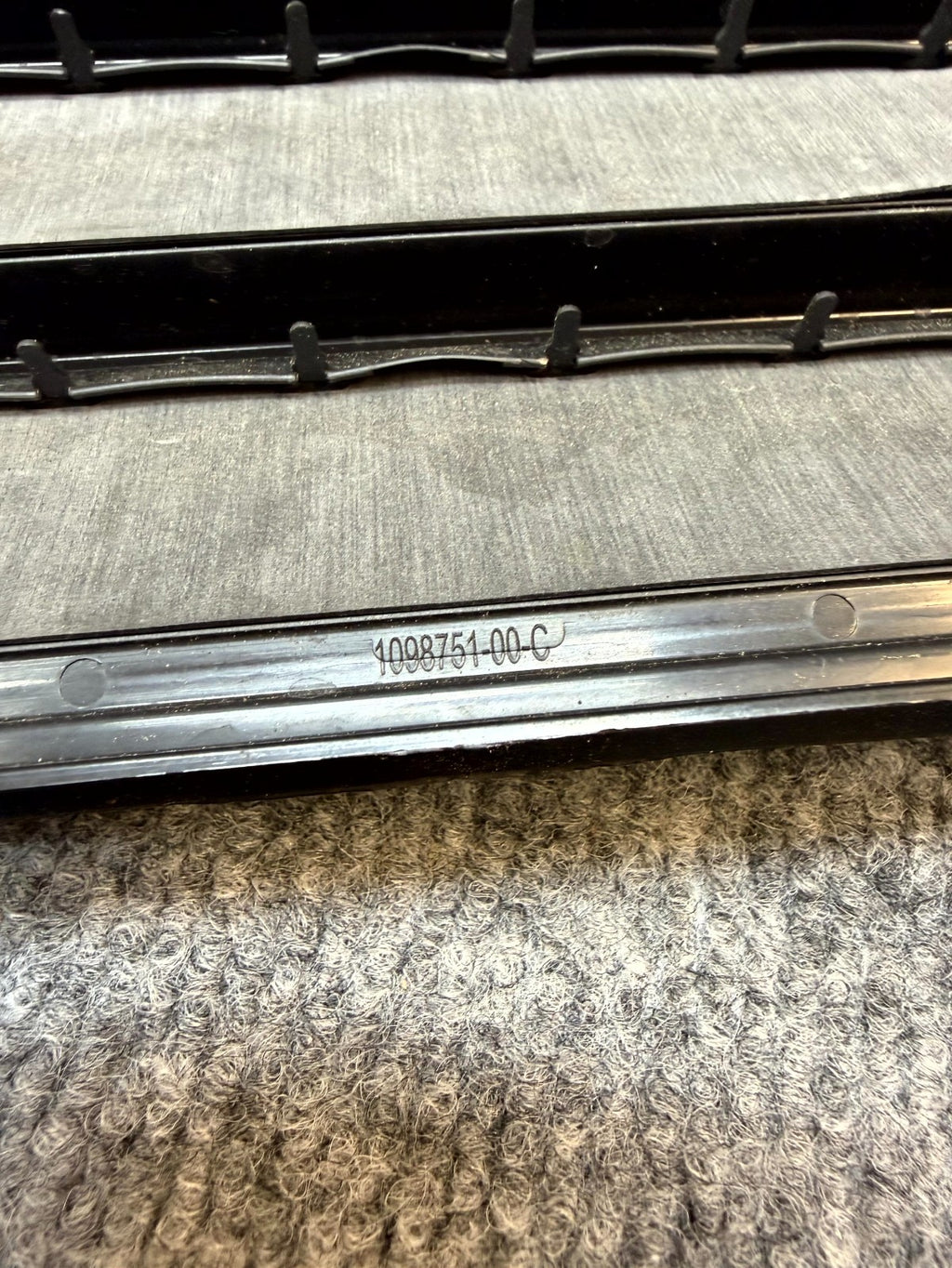 17-23 TESLA MODEL Y/3 AIR EXTRACTOR CABIN VENT GRILLE BLACK OEM, 1098751-00-C