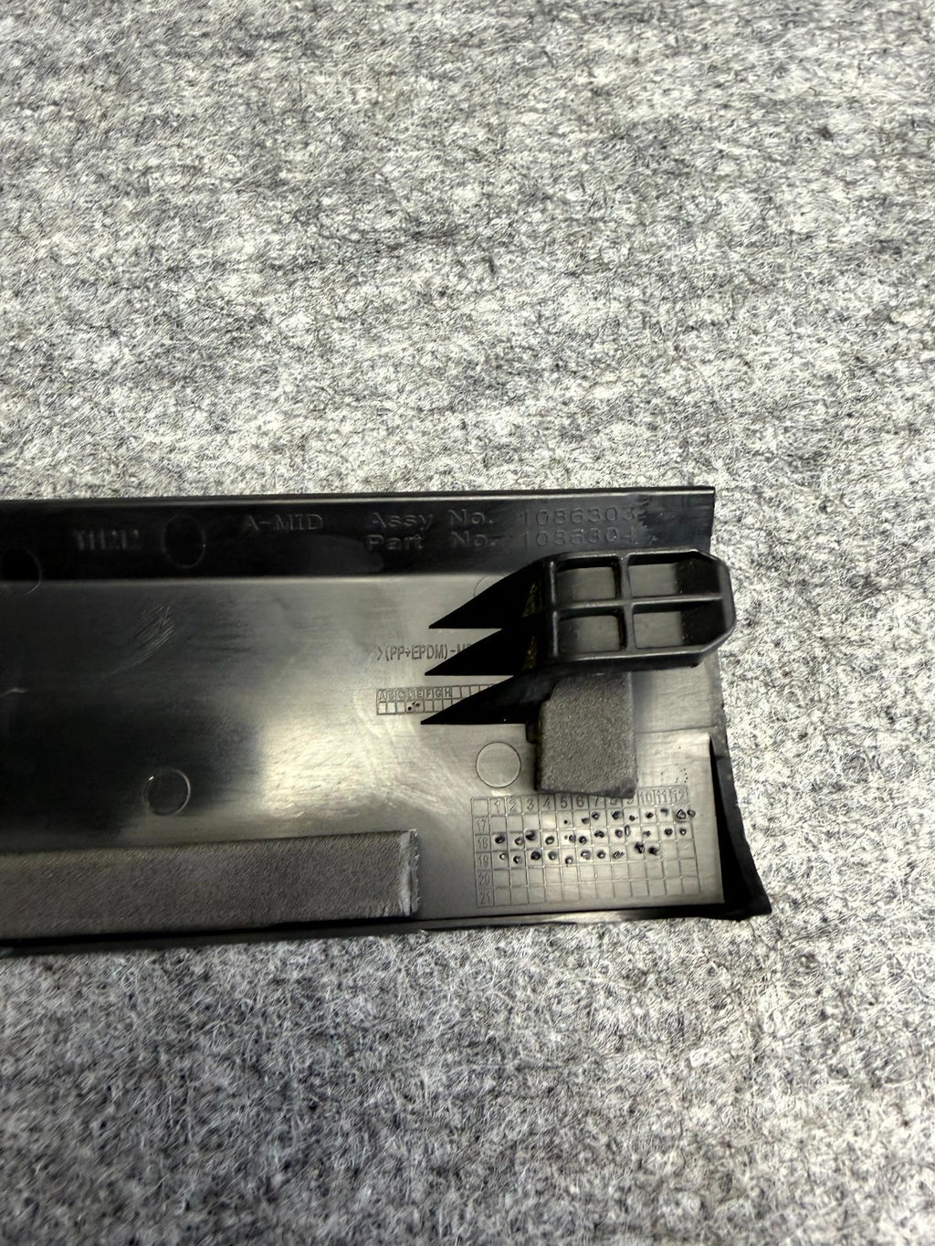 ♦️17-23 TESLA MODEL 3 FRONT LEFT SIDE MIDDLE A PILLAR TRIM COVER OEM, 108630300F