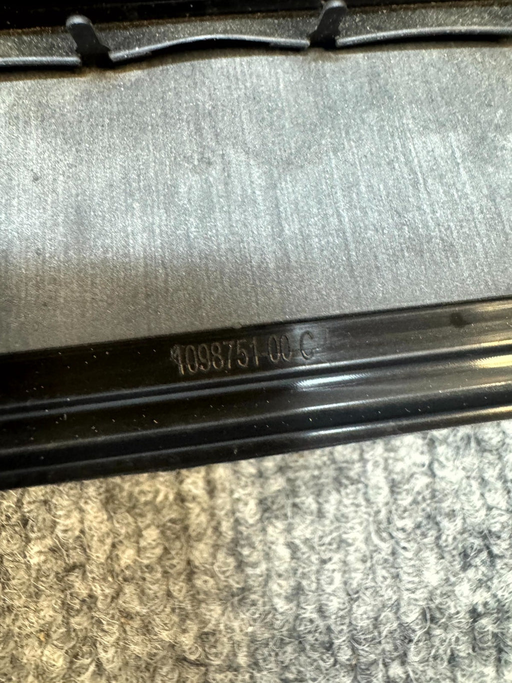2017-2023 TESLA MODEL 3 REAR RH/LH SIDE QUARTER AIR VENT GRILLE OEM,1098751-00-C