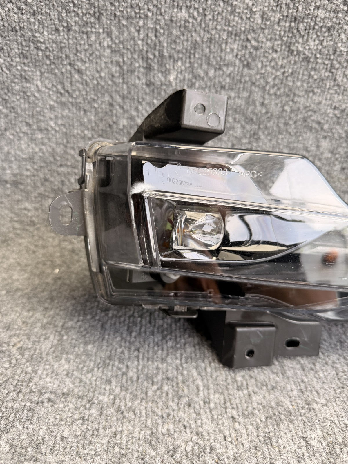 2017 - 2024 TESLA MODEL 3 Y FRONT RIGHT SIDE LED FOG LIGHT OEM, 1507931-00-C