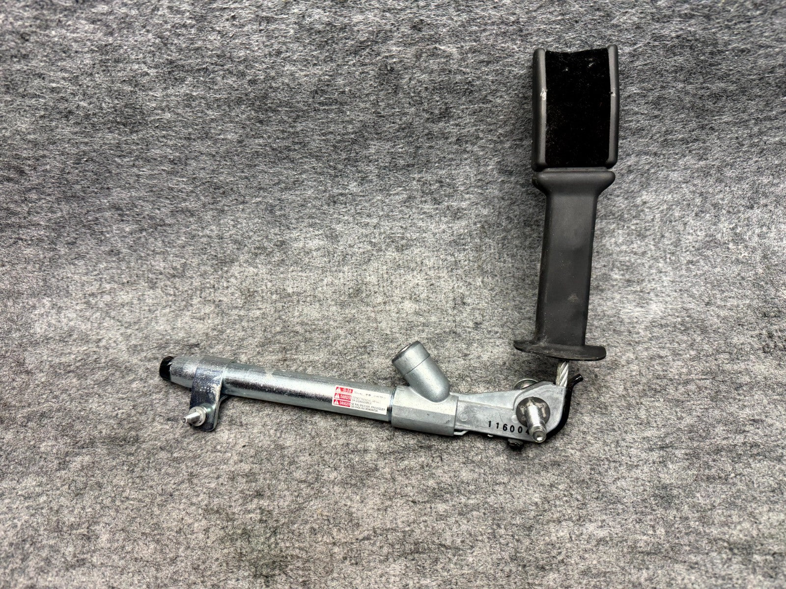 ♦️2012 - 2020 TESLA MODEL S FRONT RIGHT SEAT BELT PRETENSIONER OEM, 1005265-05-E