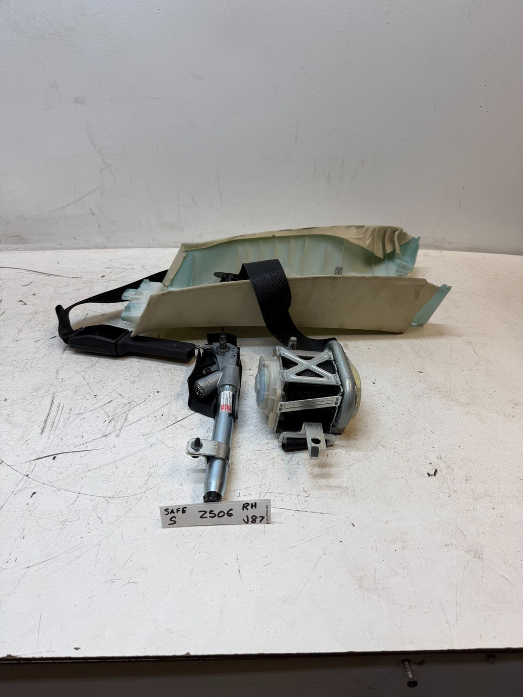 2012-2020 Tesla Model S Front 1st Row Seat Belt & Retractor Right 1019469-02-A