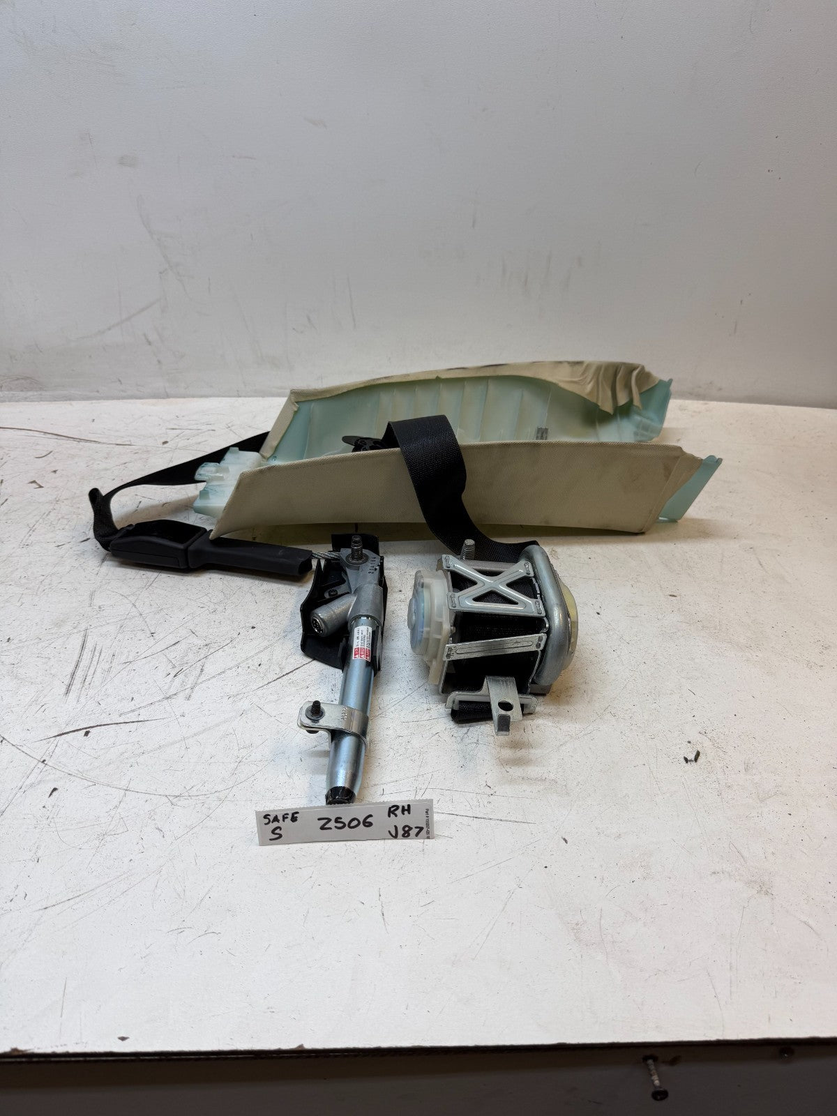 2012-2020 Tesla Model S Front 1st Row Seat Belt & Retractor Right 1019469-02-A