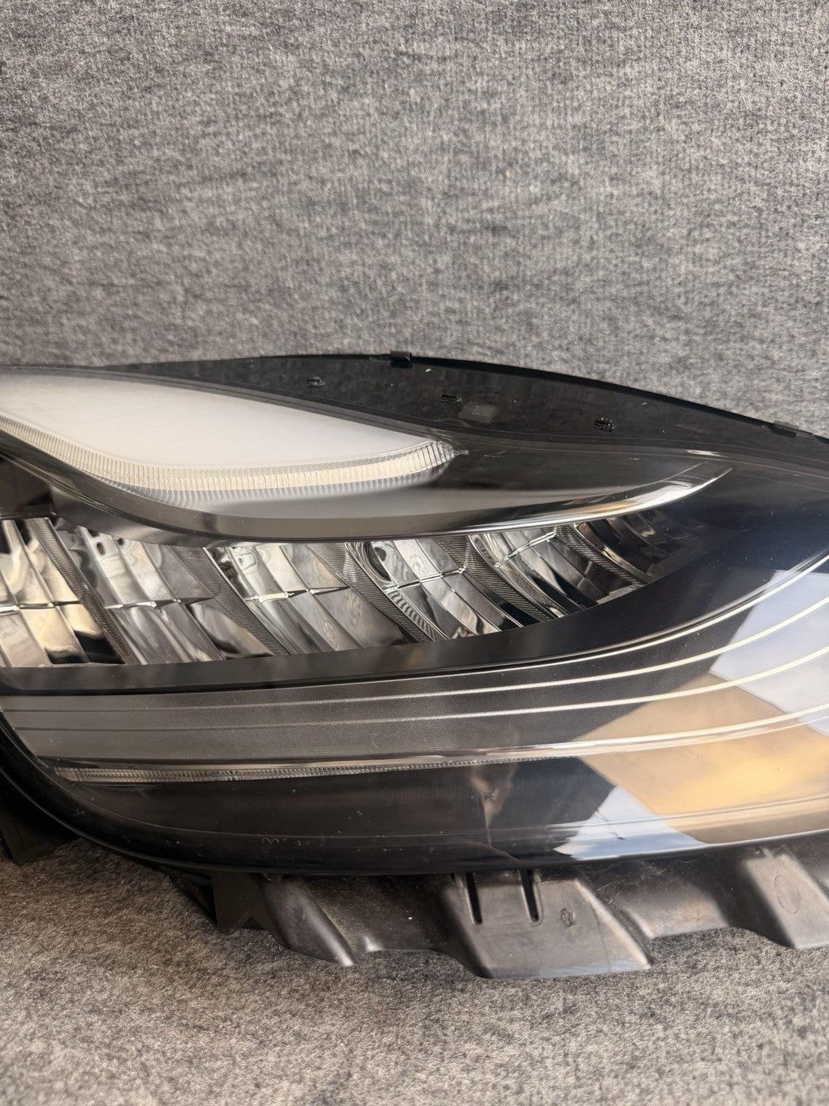 2017-2024 Tesla Model 3/Y Right Passenger Headlight LED OEM 1077372-00-L