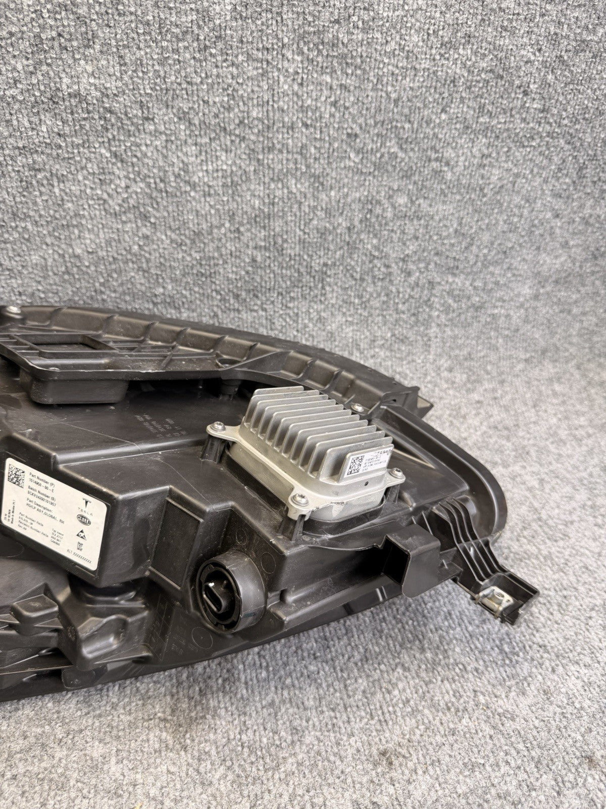 20-24 Tesla Model 3-Y Front Right Headlight Projector Headlamp RH 1514953-00-E
