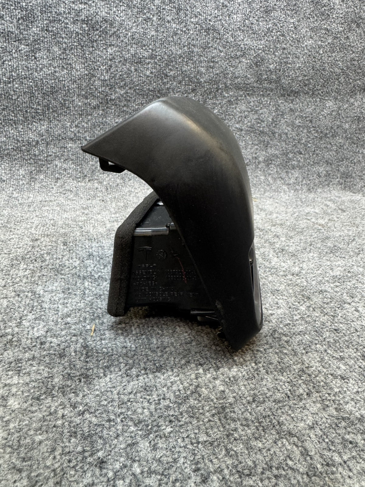 17 - 23 TESLA MODEL 3 REAR CENTER AIR VENT GRILL COVER & USB HUB OEM, 112170000C