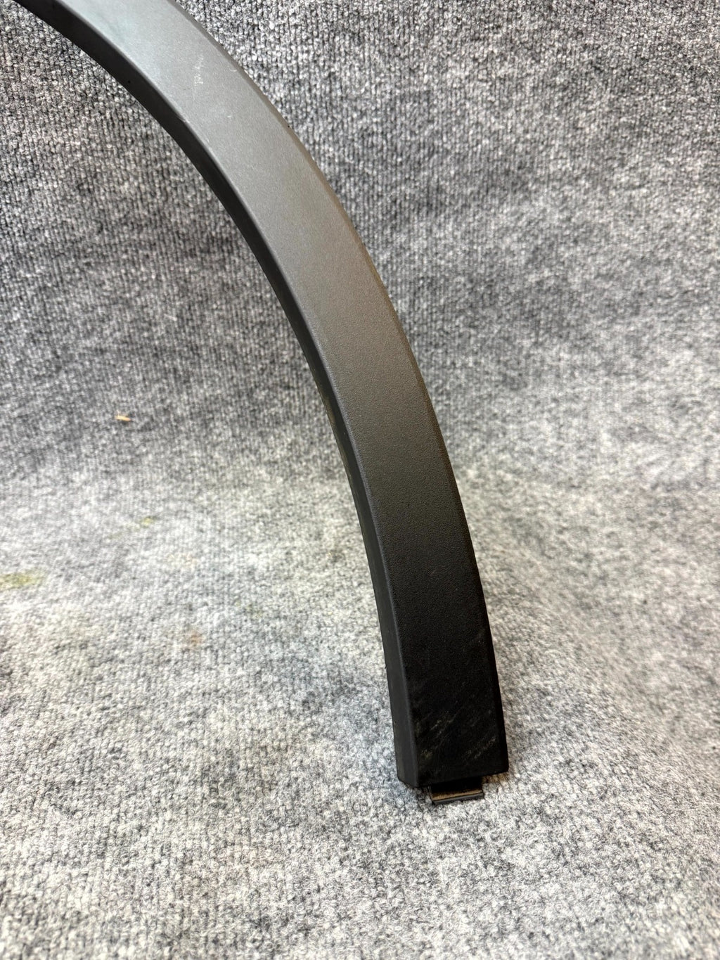 2020 - 2024 TESLA MODEL Y FRONT LEFT SIDE WHEEL FLARE MOLDING OEM, 1494161-00-C