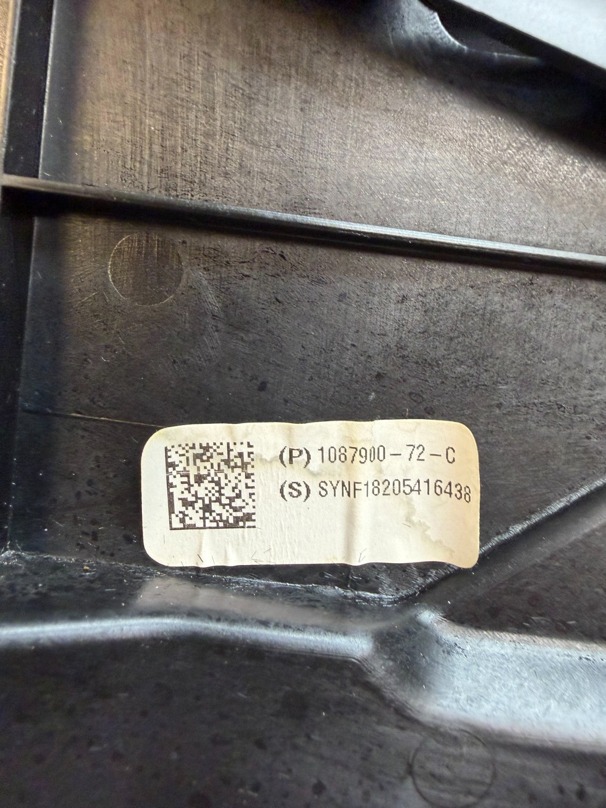 2020-2023 Tesla Model 3 Y Center Console Armrest Storage Assembly 1087900-72-C