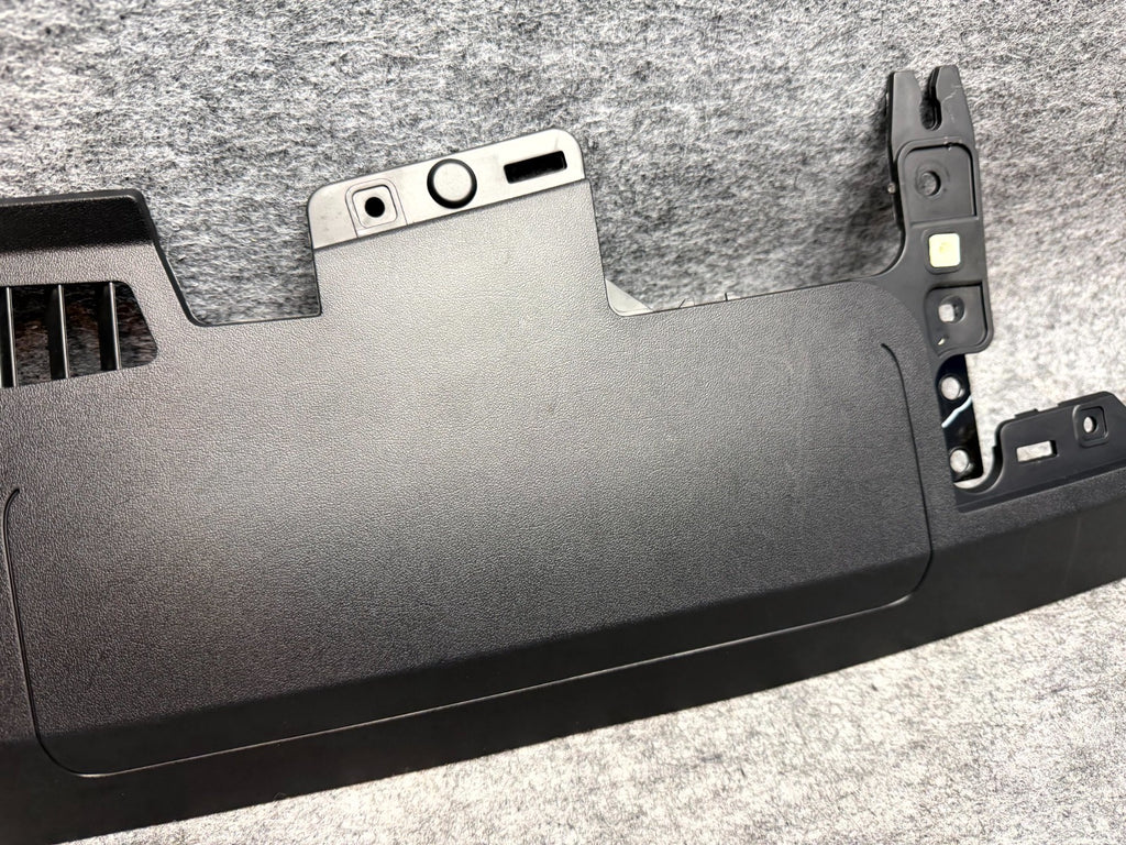 ♦️2017–2023 TESLA MODEL 3 FRONT LEFT SIDE LOWER DASH KNEE TRIM OEM, 1077825-00-D
