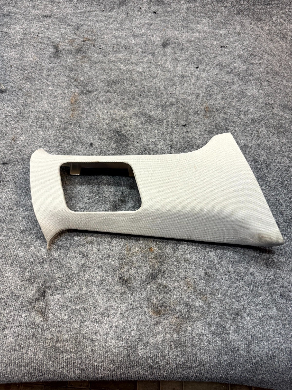 2020 - 2024 TESLA MODEL Y RIGHT SIDE B-PILLAR UPPER TRIM COVER OEM, 1494607-99-E