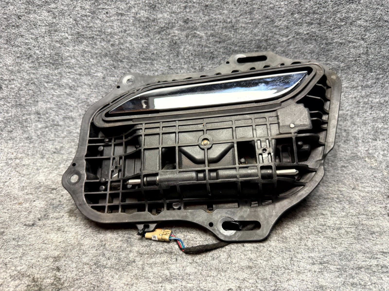 ♦️2012 - 2016 TESLA MODEL S REAR LEFT EXTERIOR DOOR HANDLE OEM, 1030275-S0-A