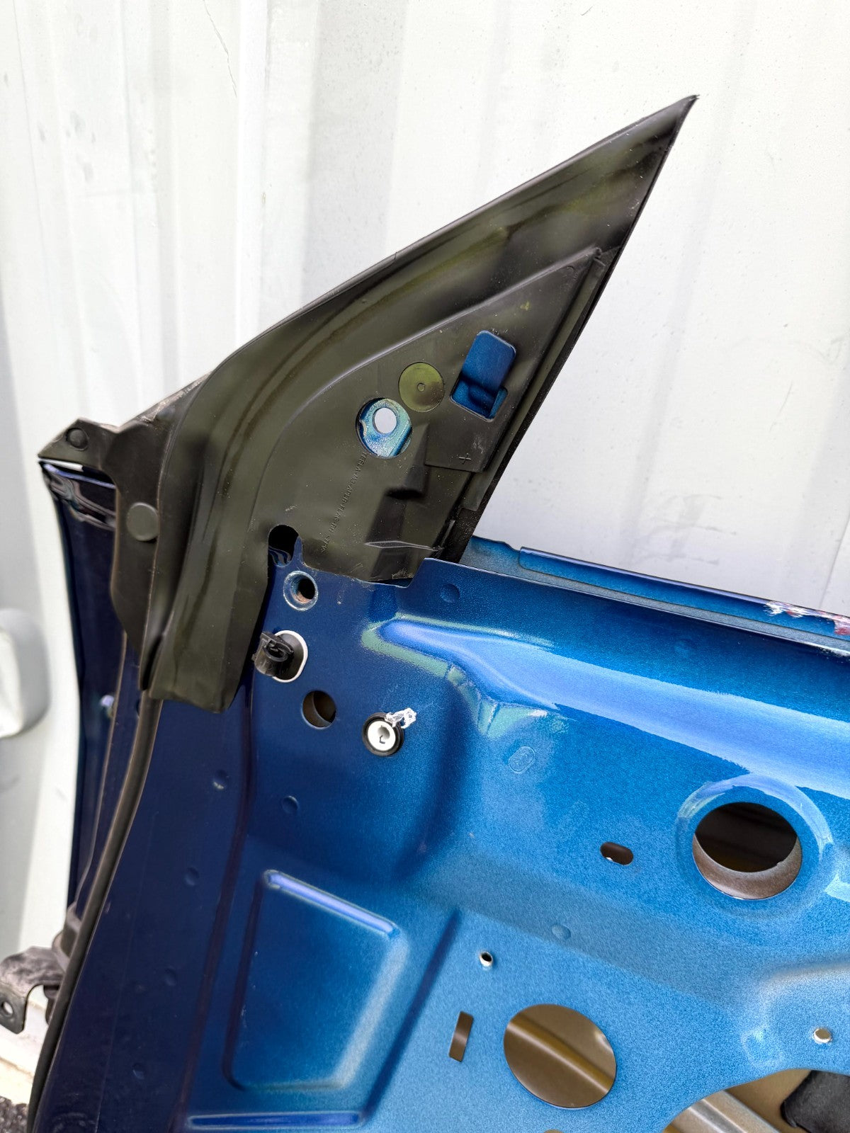 ♦️17–23 TESLA MODEL 3 FRONT RIGHT PASSENGER SIDE DOOR SHELL OEM, 1081420-E0-C