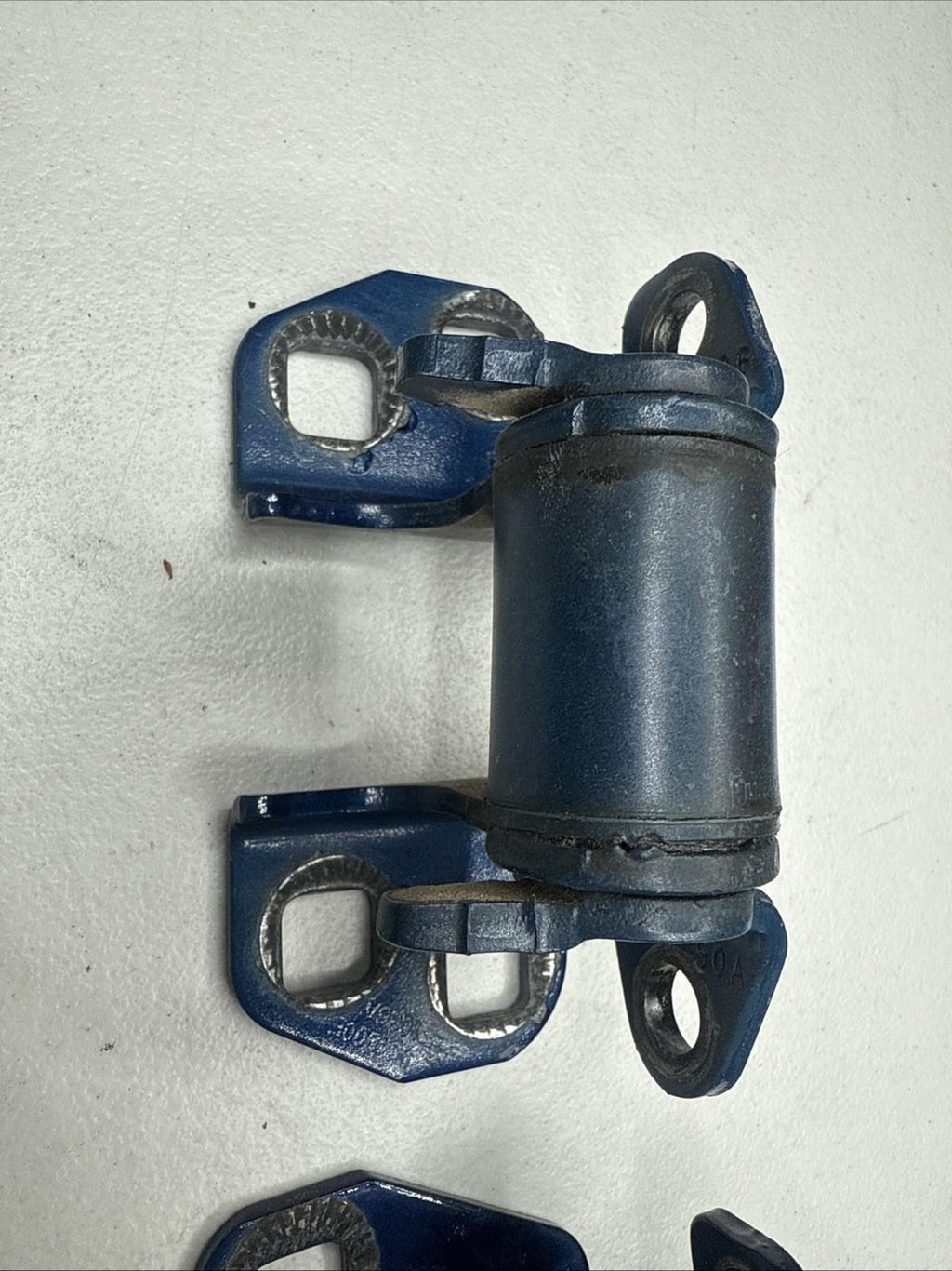 ♦️12-20 TESLA MODEL S FRONT LEFT UPPAR AND LOWER DOOR HINGE CLOUSER ASSIST OEM