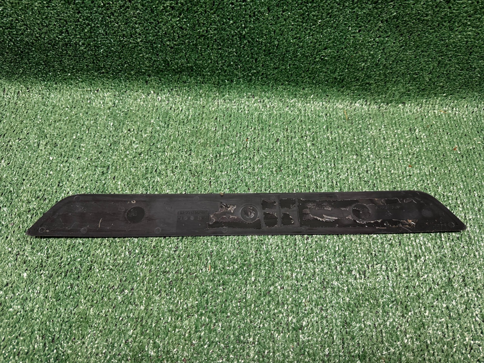 ♦️2020-2024 TESLA MODEL Y FRONT RIGHT DOOR SILL SCUFF PLATE TRIM OEM, 1494301-00