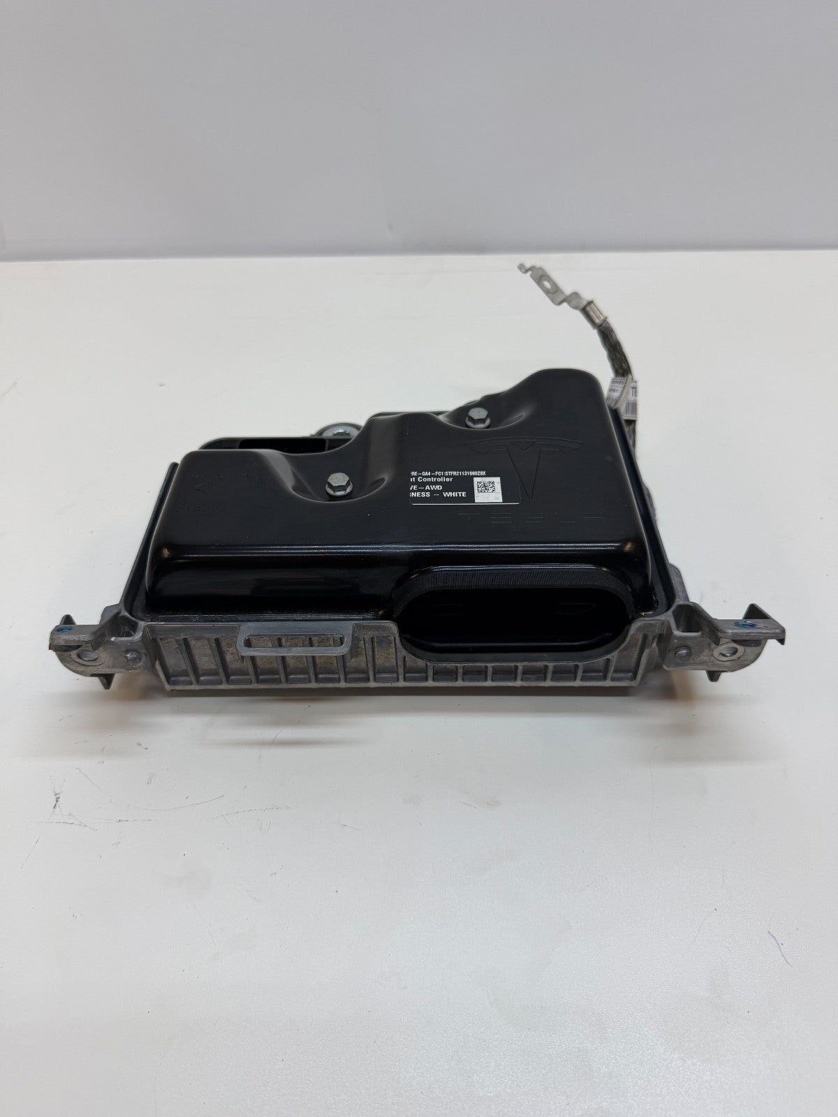 2020 - 2024 TESLA MODEL Y FRONT BODY CONTROL MODULE UNIT 1497327-00-B