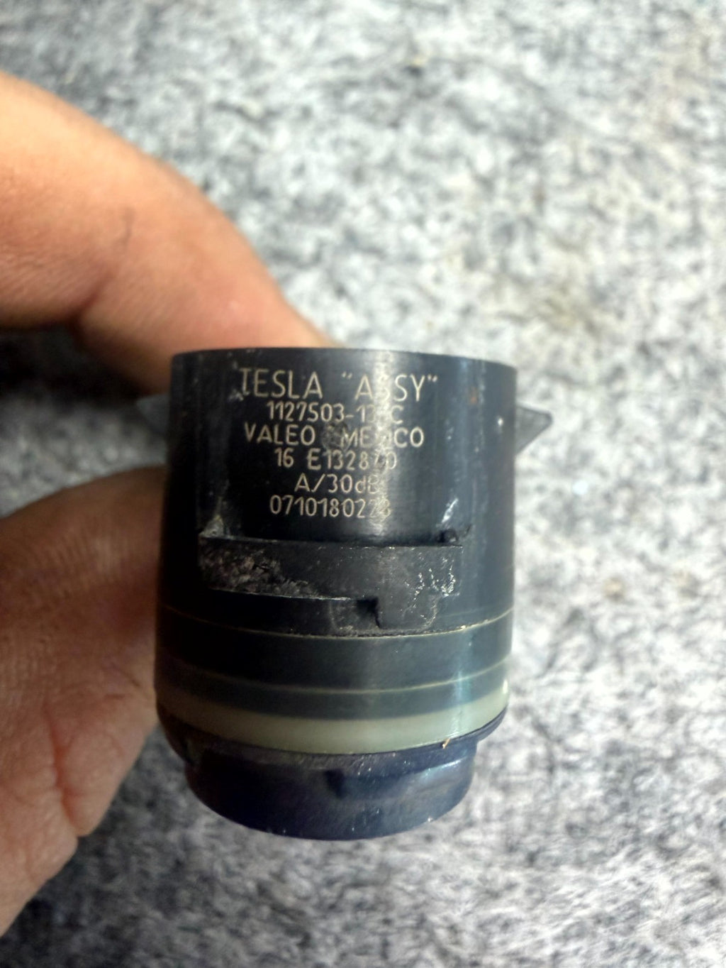 ♦️17 – 23 TESLA MODEL 3 FRONT BUMPER PARKING ULTRASONIC SENSOR OEM, 1127503-13-C