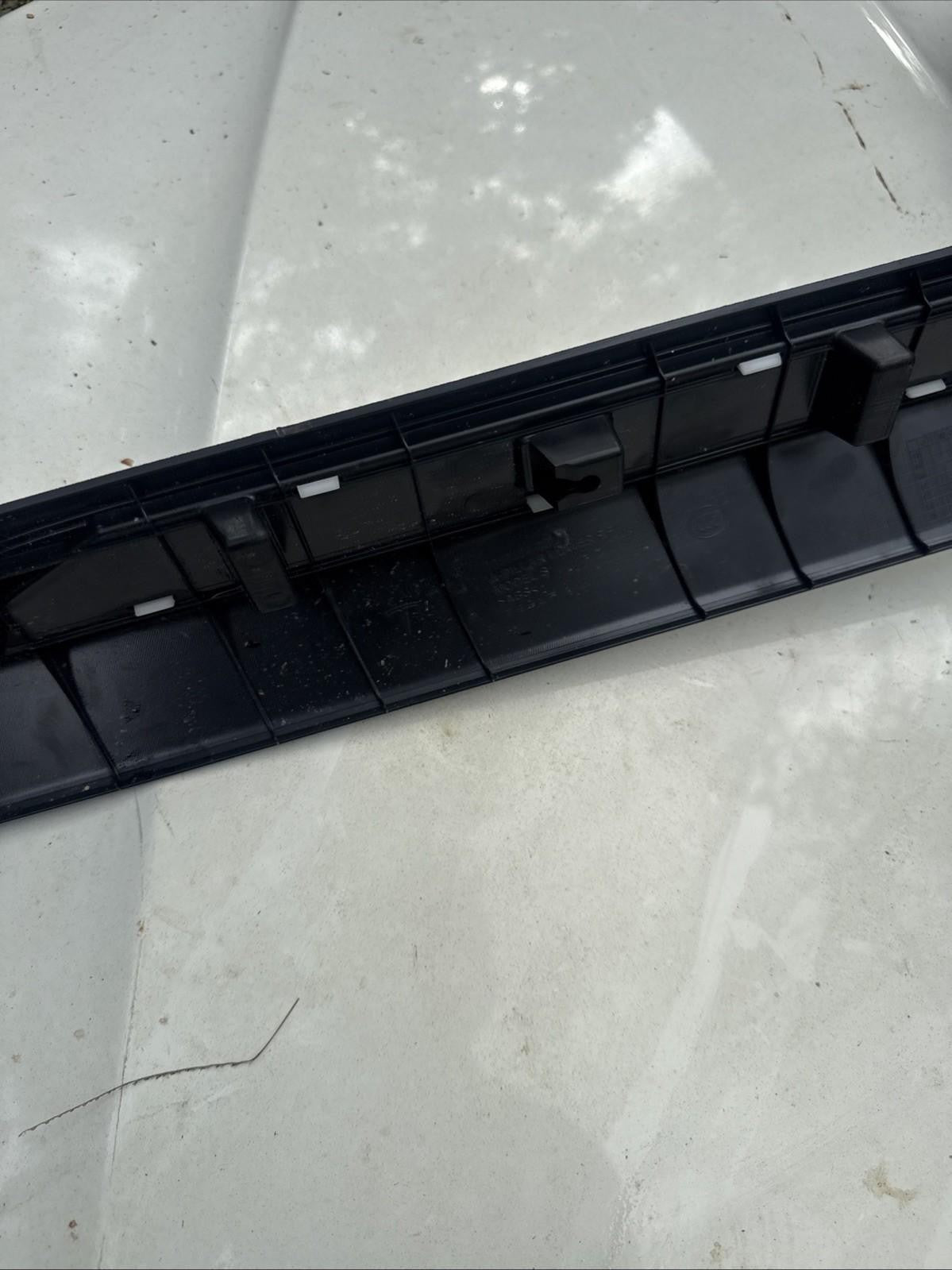 ♦️2012-2015 TESLA MODEL S FRONT RIGHT LOWER PILLAR BOTTOM COVER OEM, 103039400C