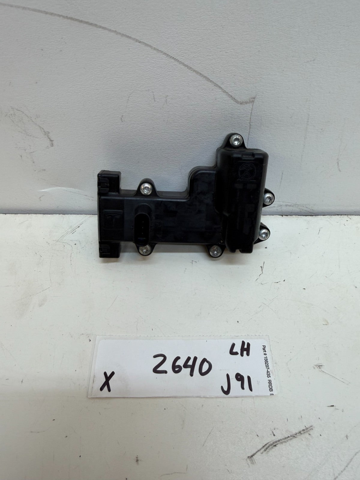 2016-2020 Tesla Model X Front Left Side Door Control Module OEM 1045353-00-B