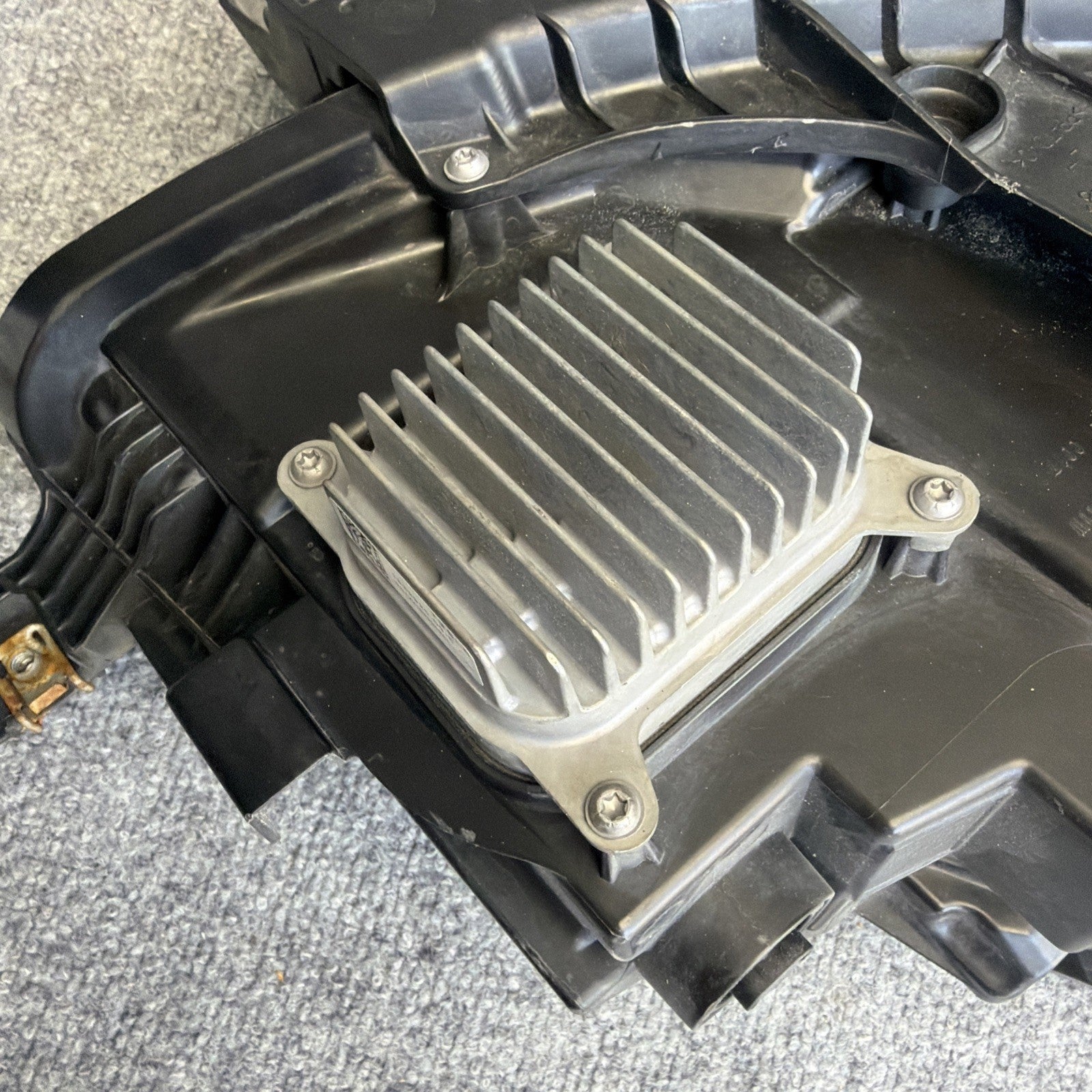 2021-2023 TESLA MODEL 3 Y LEFT HEADLIGHT PROJECTOR MATRIX 2ND GEN 1514952-00-C