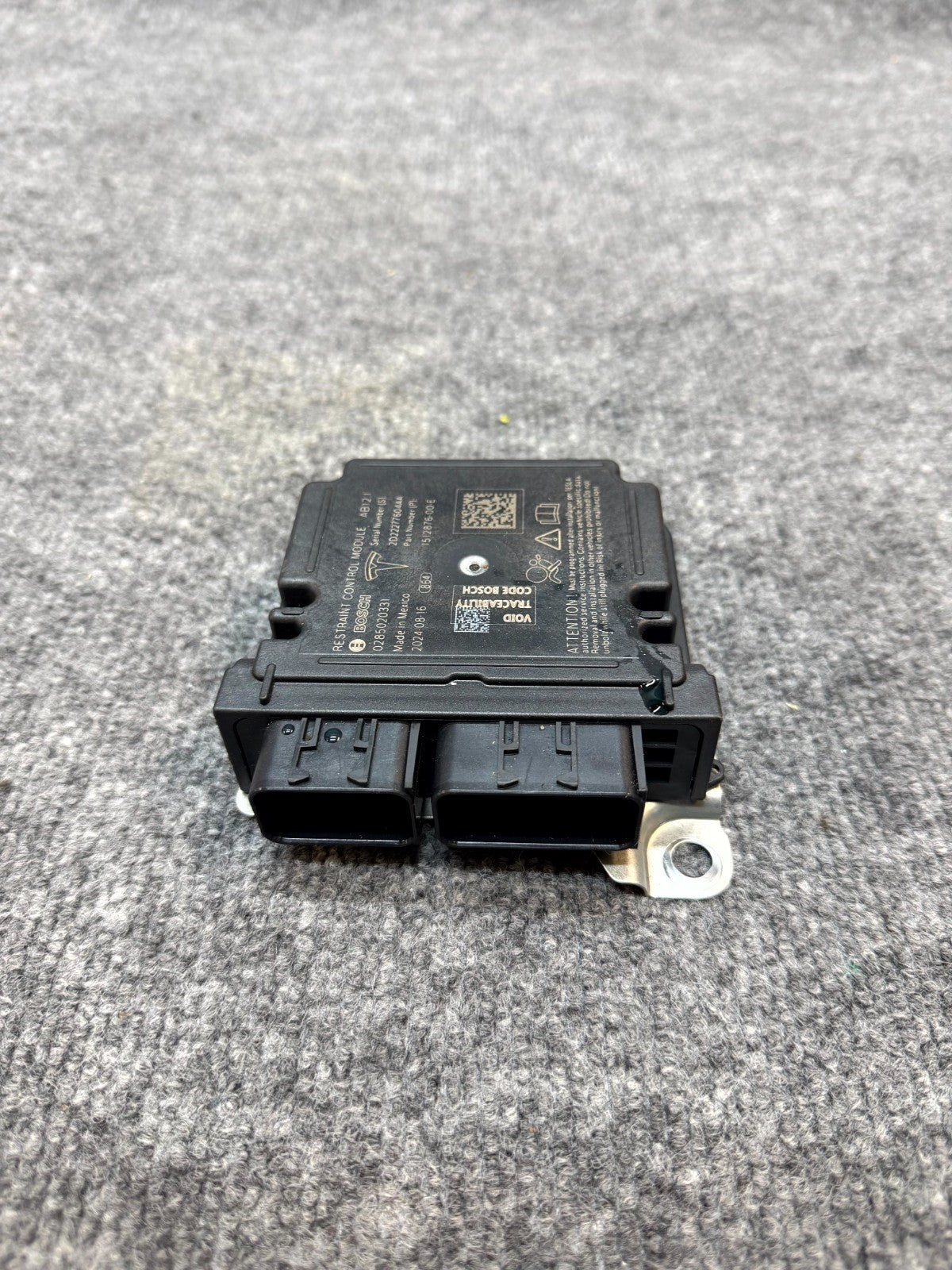 2020-2024 TESLA MODEL Y RESTRAINT DIAGNOSTIC COMPUTER MODULE OEM, 1512876-00-E
