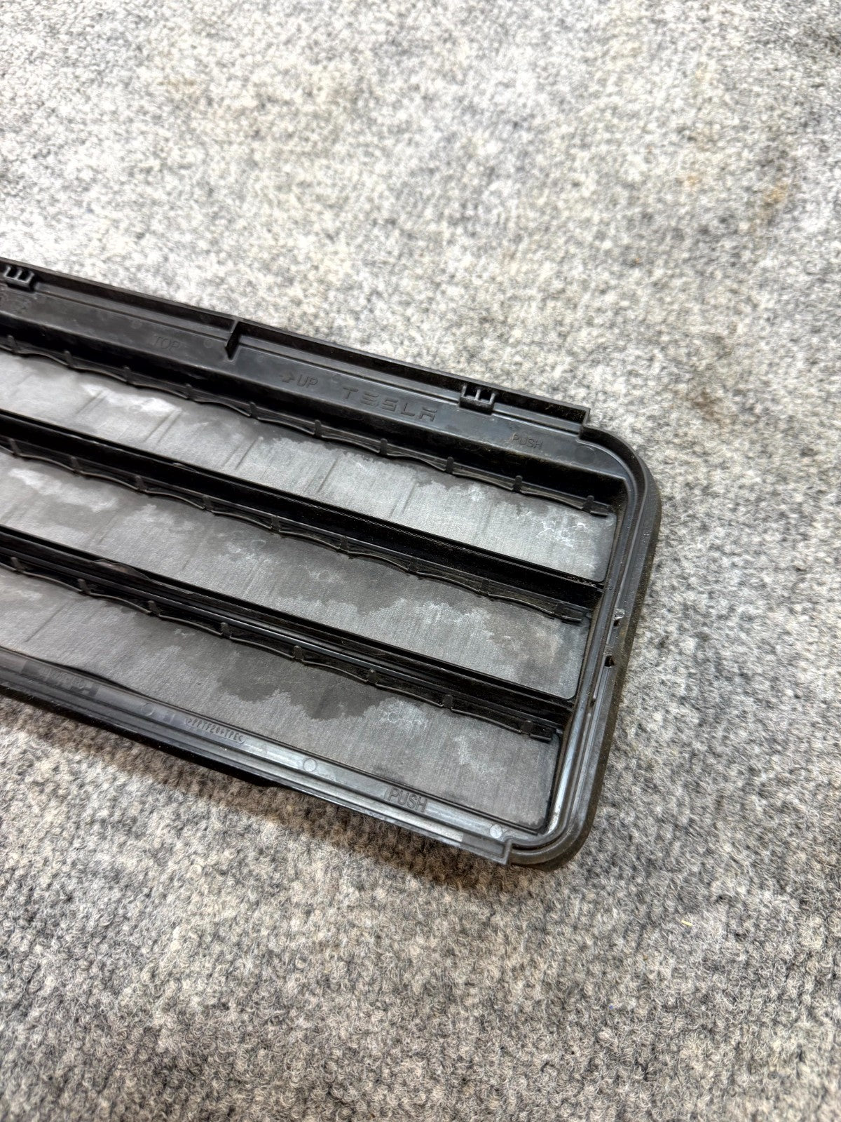 2017–2023 TESLA MODEL 3 AIR EXTRACTOR CABIN VENT GRILLE OEM, 1098751-00-C
