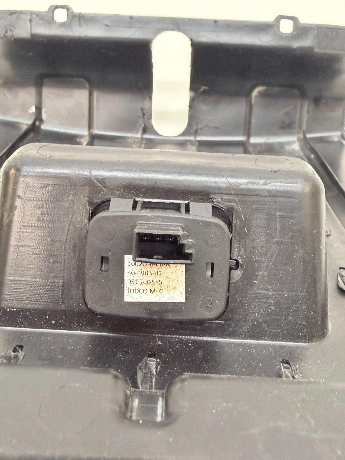 2012-2016 TESLA Model S FRONT LOCK LATCH COVER TRIM RELEASE BUTTON 1008968-00-C