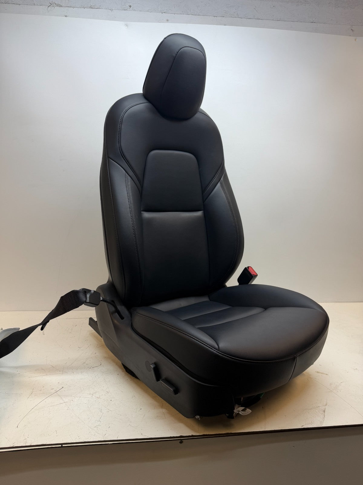 2017-2023 Tesla Model Y Front RH Passenger Seat Complete Black 1494607-00-C