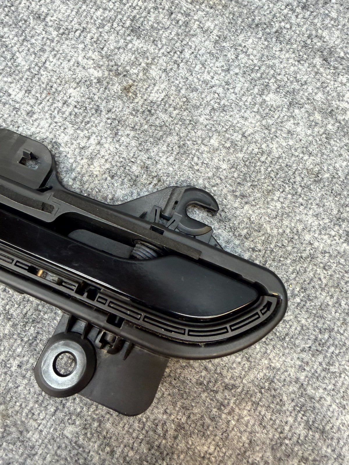 2020 - 2024 TESLA MODEL Y FRONT/REAR LEFT SIDE DOOR HANDLE OEM, 1528114-00-D