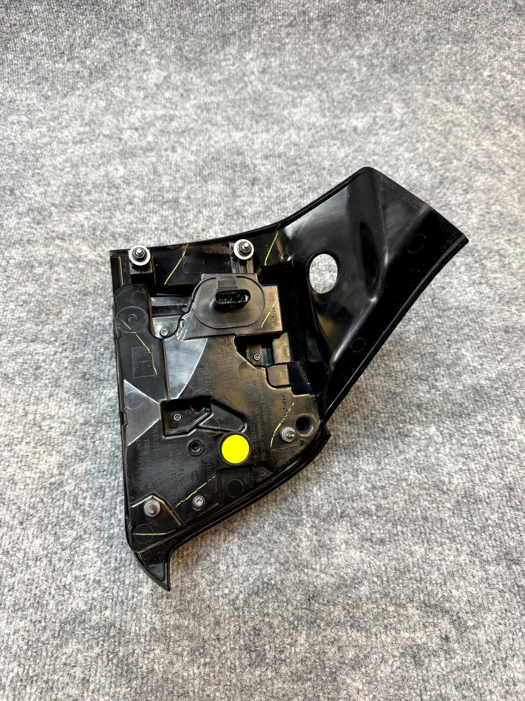 2020 - 2024 TESLA MODEL Y REAR LEFT DRIVER SIDE TAILLIGHT OEM, 1502088-00-D