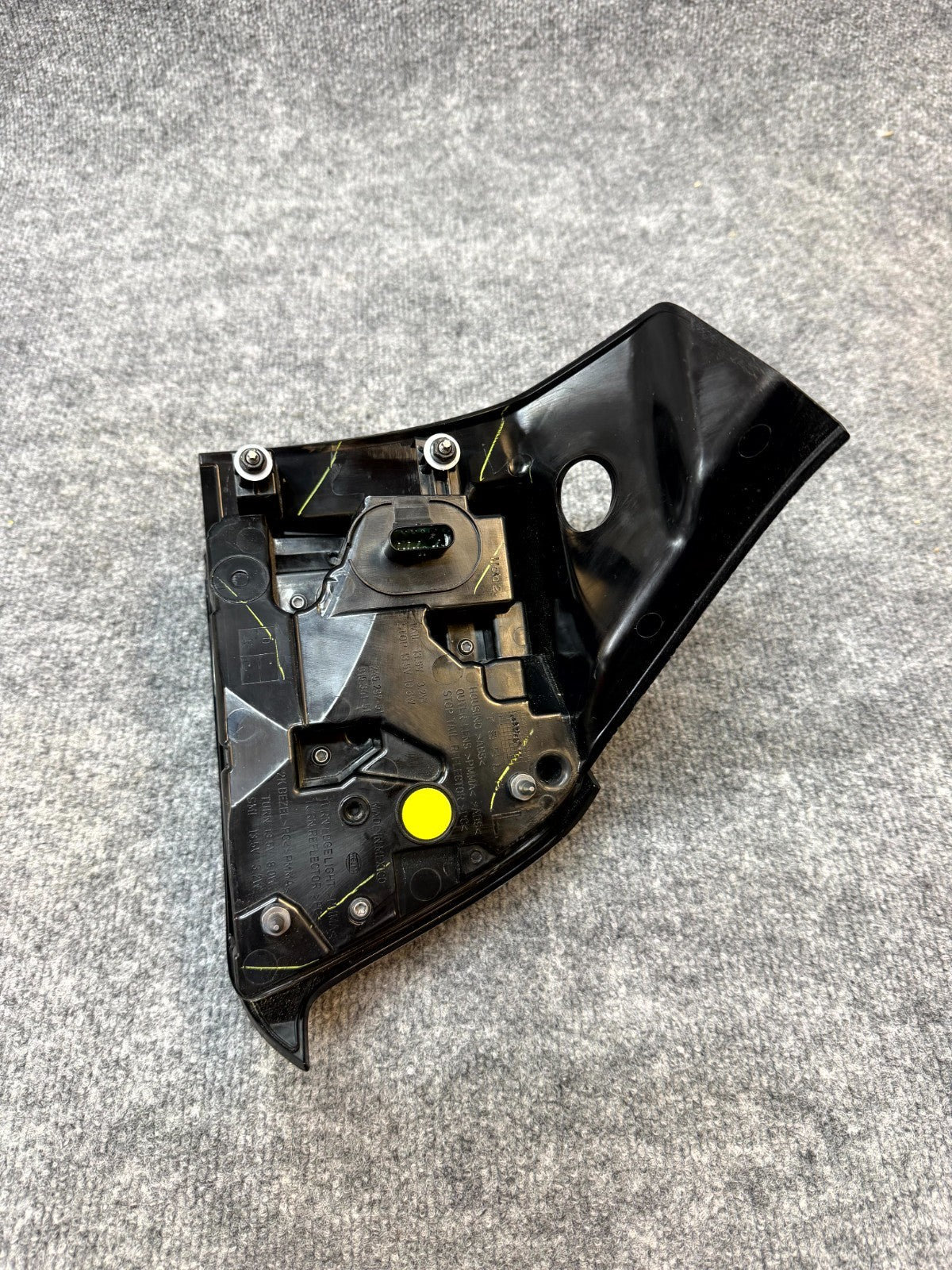 2020 - 2024 TESLA MODEL Y REAR LEFT DRIVER SIDE TAILLIGHT OEM, 1502088-00-D